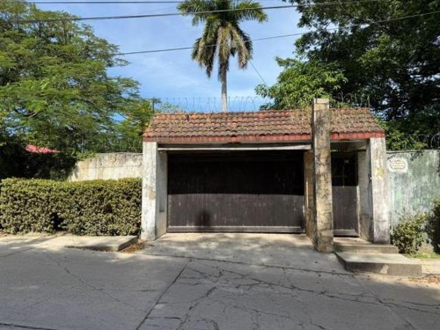 CASA EN VENTA EN PROLONGACIÓN MANUEL VELASCO SUAREZ, PALENQUE, CHIAPAS