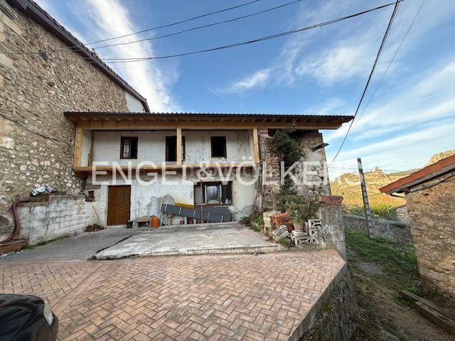 Casa en venta en Puente Viesgo, Cantabria