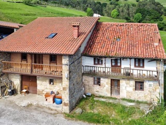 Casa en venta en Puente Viesgo, Cantabria