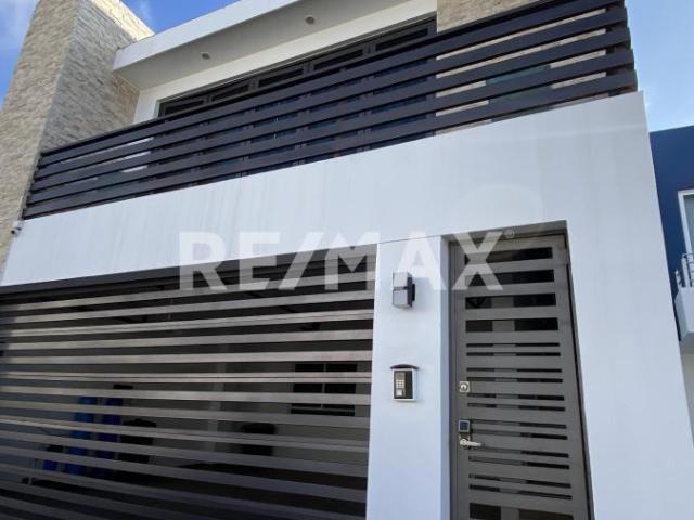 Casa en venta en Ensenada, Baja California