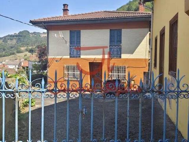 Casa en venta en Quirós, Asturias