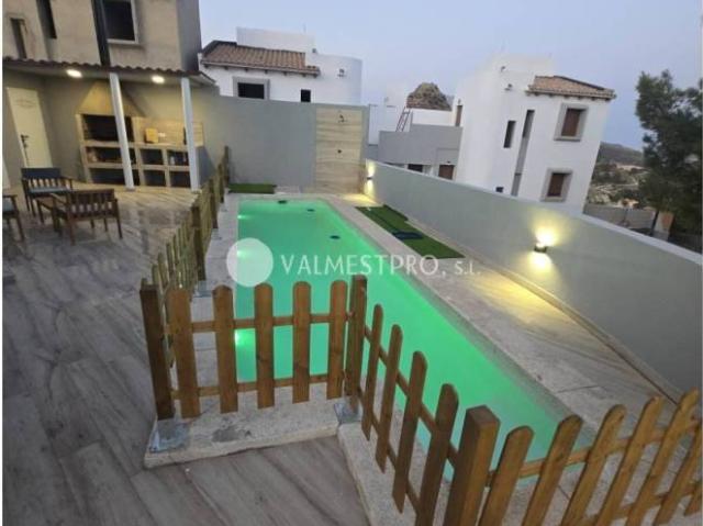 Casa en venta en Relleu, Valencia