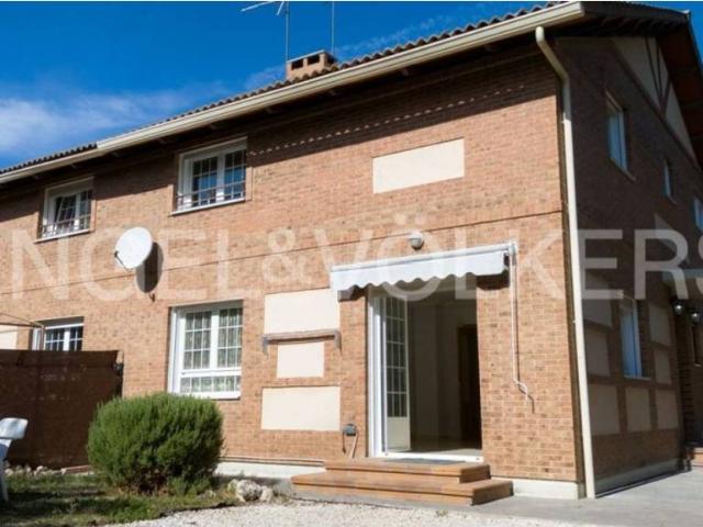 Casa en venta en Renedo De Esgueva, Valladolid