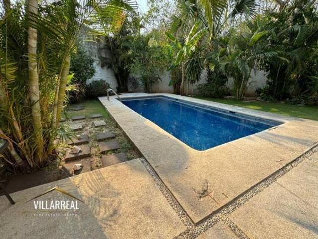 CASA EN VENTA EN RESIDENCIAL CAMPO DE GOLF IXTAPA