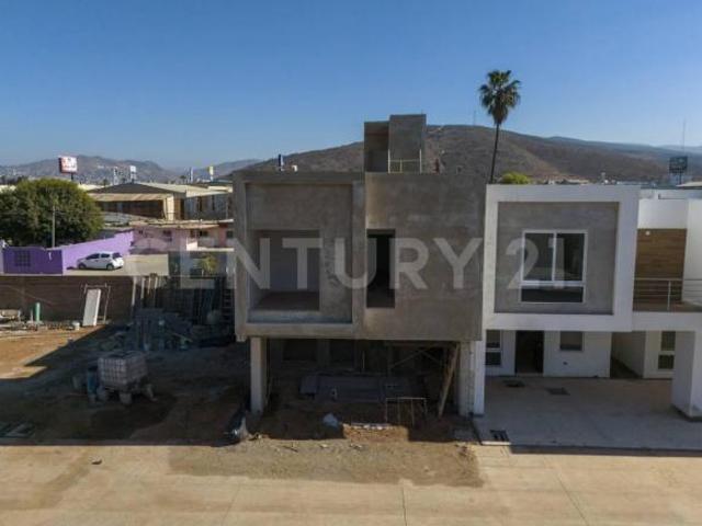 Casa En Condominio en venta en Ensenada, Baja California