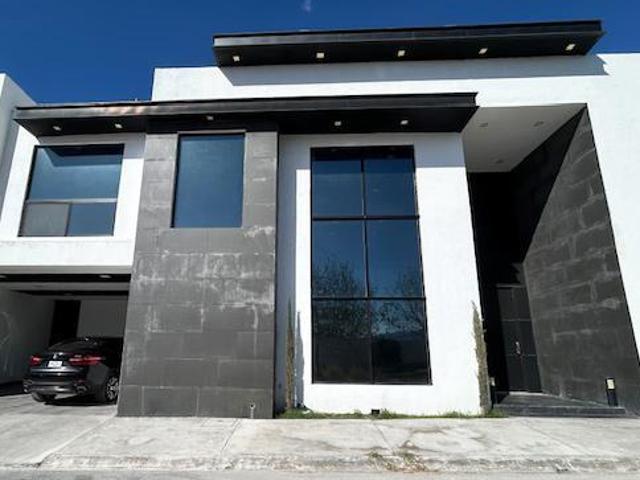 Casa en Venta en Residencial Torrealta