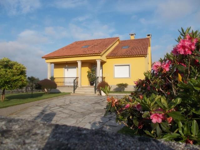 Casa en venta en Ribadumia, O Salnés