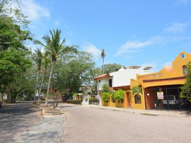 Casa en venta en Colonia Paraiso, Compostela