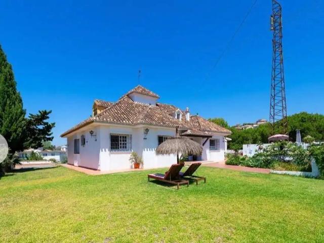 Casa en venta en La Cala del Moral, La Axarquía