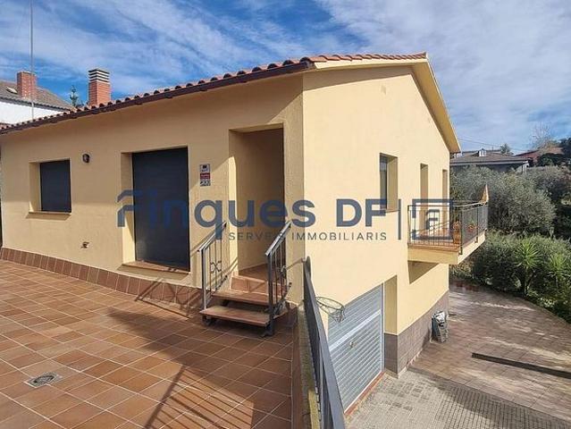 Villa en venta en Riudarenes