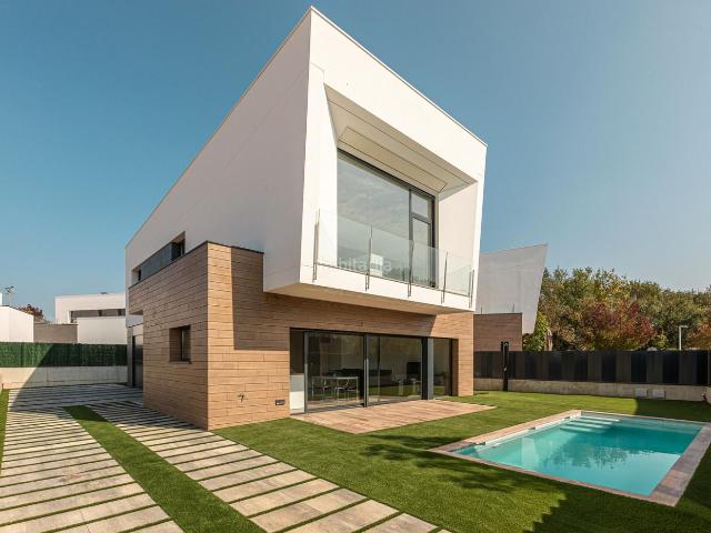 Casa en venta en Riudellots De La Selva
