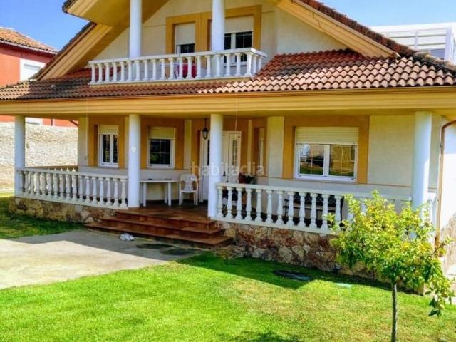 Casa en venta en La Robla, Castilla y León