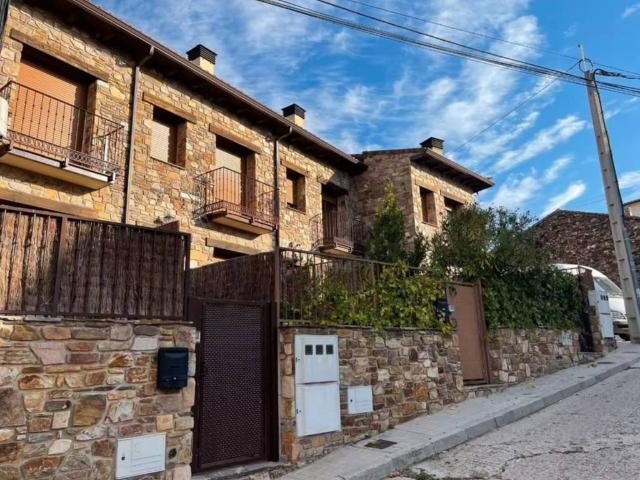 Casa en venta en Robledillo De La Jara