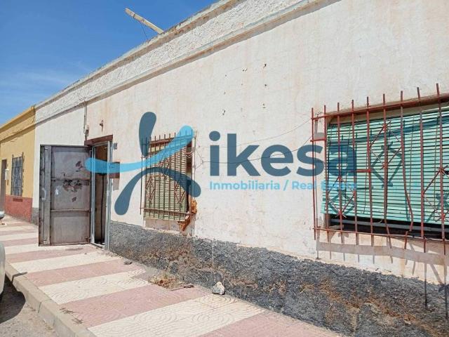 Casa en venta en Roquetas De Mar, Andalucía