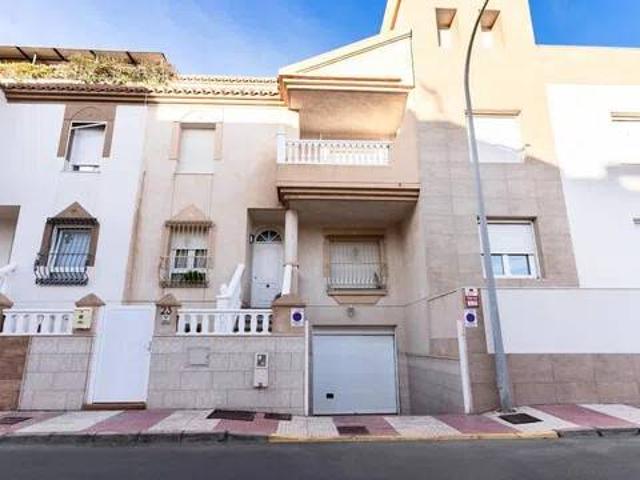 Casa en venta en Roquetas De Mar, Andalucía