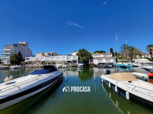 Casa en venta en Alt Empordà, Catalunya