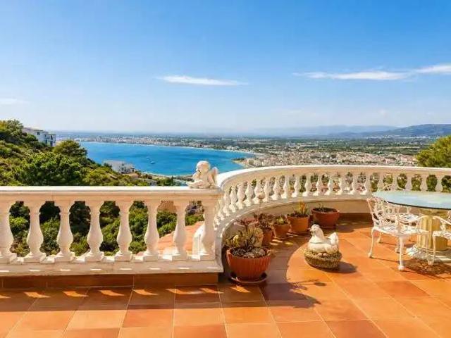 Casa en venta en Alt Empordà, Catalunya