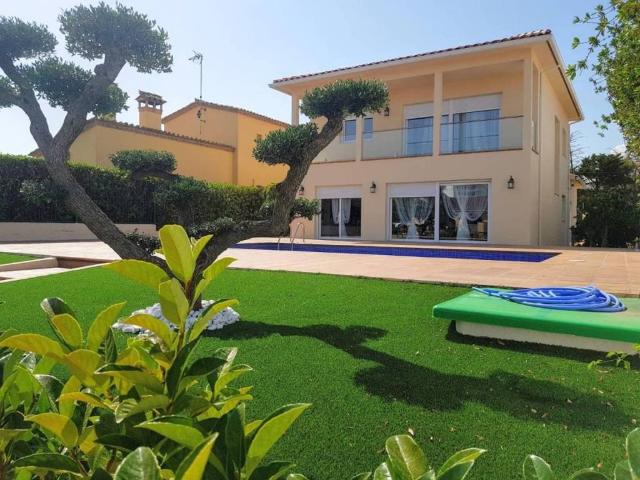 Casa en venta en Alt Empordà, Catalunya