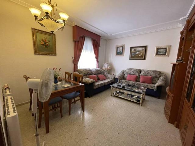 Casa en venta en Sabiote, Andalucía
