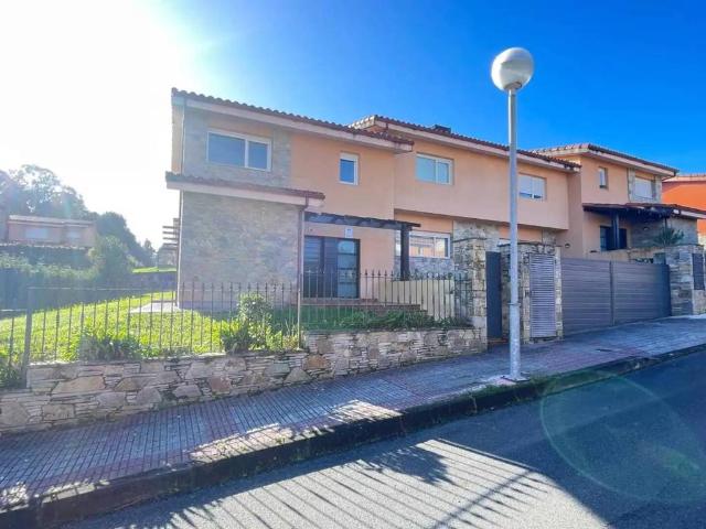 Casa en venta en Meirás, A Coruña