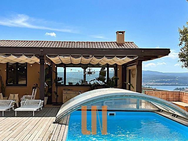 Casa en venta en Osedo, A Coruña