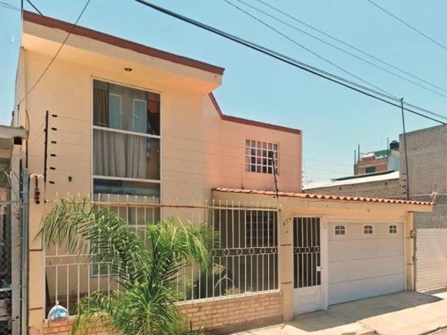 CASA EN VENTA EN SAHUAYO MICHOACAN