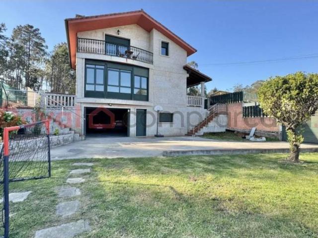 Casa en venta en Salceda de Caselas, Vigo