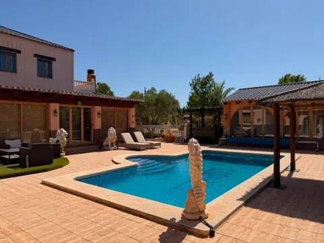 Casa en venta en l'Alt Vinalopó / El Alto Vinalopó, Valencia