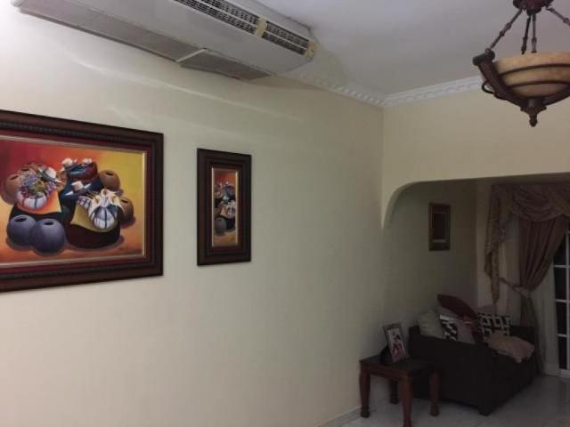 Casa en Venta en San Antonio Altos Las Praderas Panamá 250 m2. 3 hab
