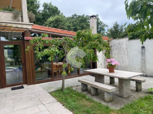 Casa en venta en San Cibrao das Viñas, Ourense