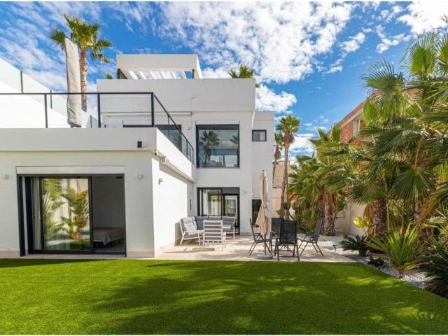 Casa en venta en Formentera Del Segura