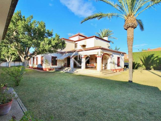 Casa en venta en San Juan De Alicante