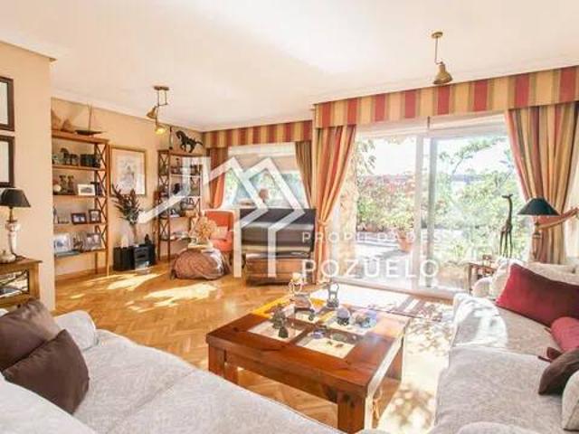 Casa en venta en San Lorenzo De El Escorial, Madrid