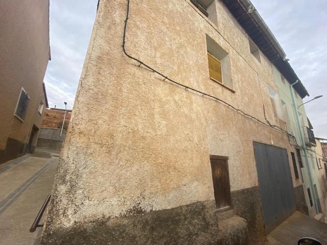 Casa en venta en Allueva, Aragón