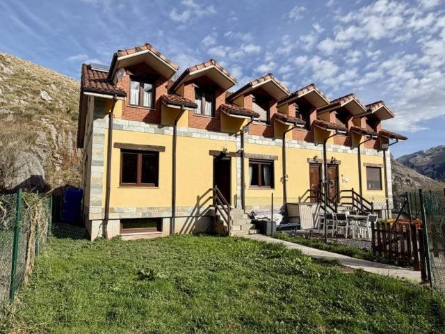 Casa en venta en San Roque De Riomiera, Cantabria