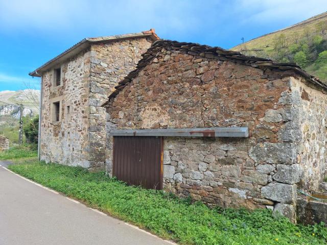 Casa en venta en San Roque De Riomiera, Cantabria