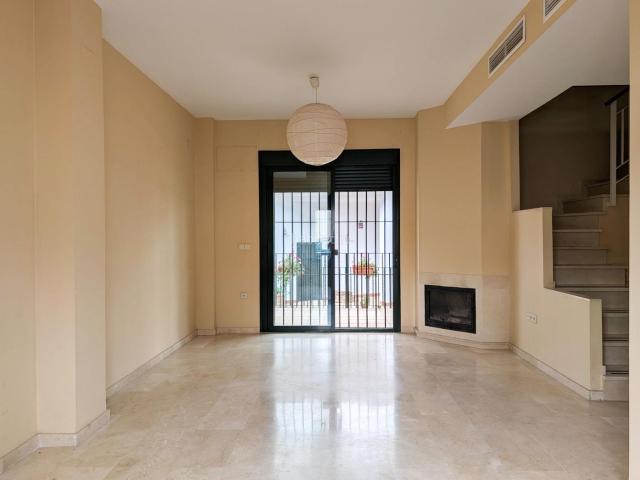 Casa en venta en Sanlúcar La Mayor, Andalucía