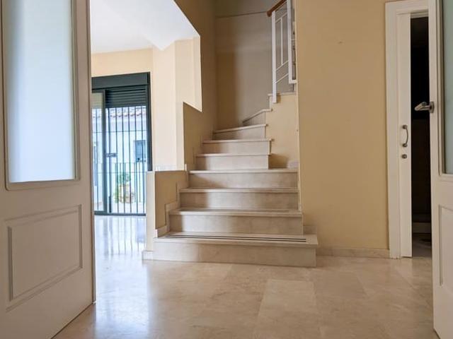 Casa en venta en Sanlúcar La Mayor, Andalucía