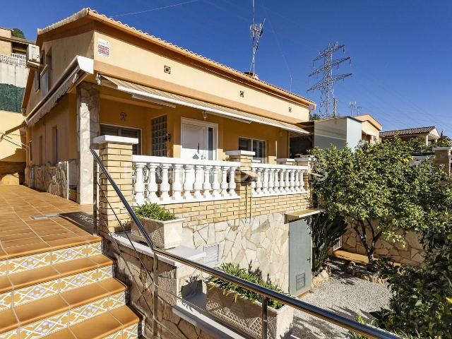 Casa en venta en Sant Boi De Llobregat, Camps Blancs