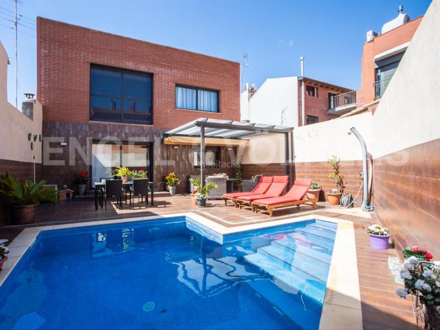 Casa en venta en Sant Boi De Llobregat, Barri Centre