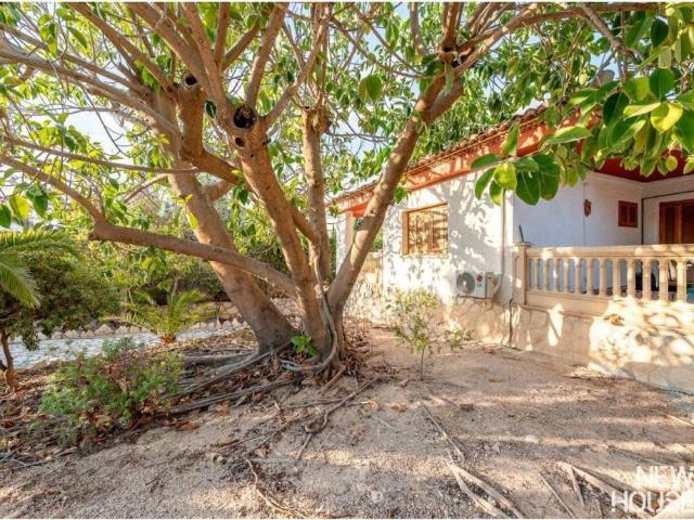 Casa en venta en La Font, l'Alacantí