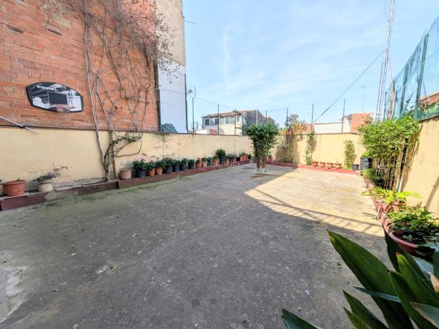Casa en venta en Fondo, Barcelonès