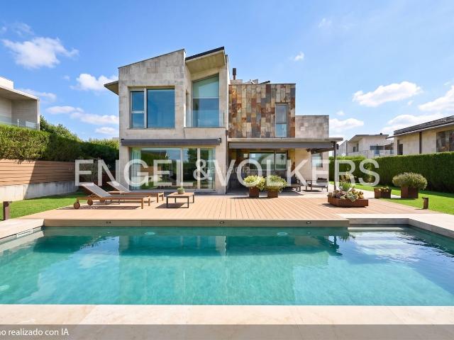 Casa en venta en Bezana, Santa Cruz De Bezana