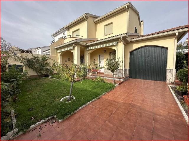 Casa en venta en Santa Olalla