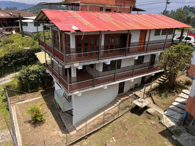 Casa En Venta En Santa Rosa De Cabal En Vereda La Leona V302261