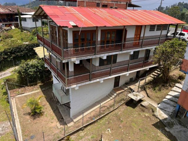 Casa En Venta En Santa Rosa De Cabal En Vereda La Leona V302261
