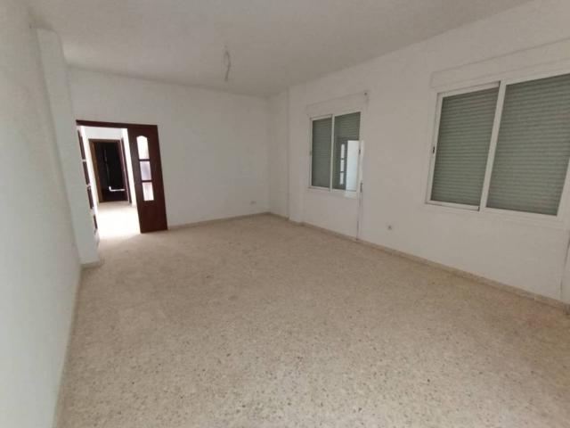 Casa en venta en Santaella, Andalucía