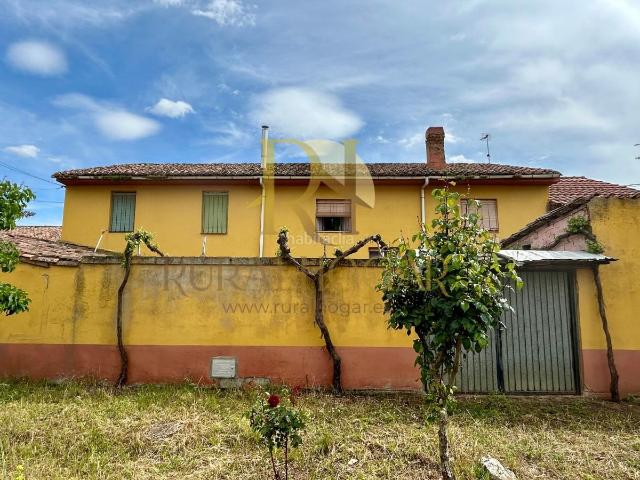 Casa en venta en Santas Martas, Castilla y León