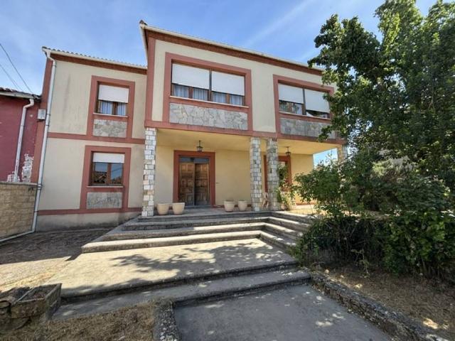Casa en venta en Santibáñez De La Peña, Castilla y León