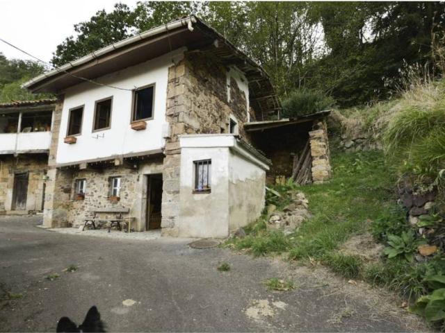 Casa en venta en Santo Adriano, Asturias